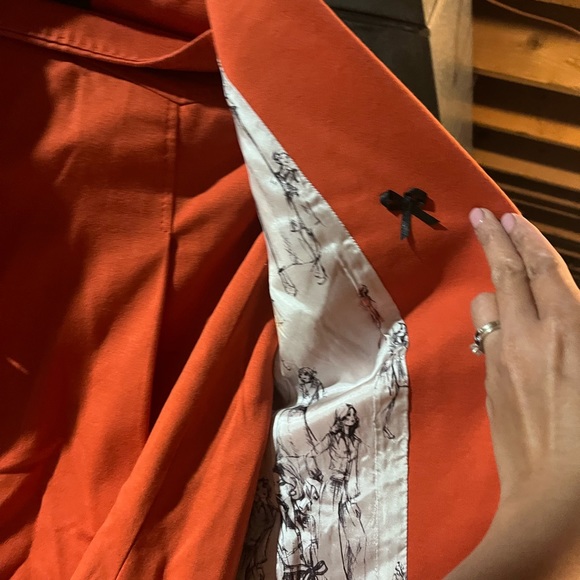 Paul smith suits and skirt gently used but still look good no damage - Picture 2 of 5